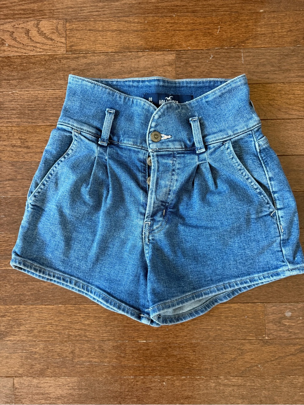 Hollister Ultra High-Rise Mom Denim Shorts
